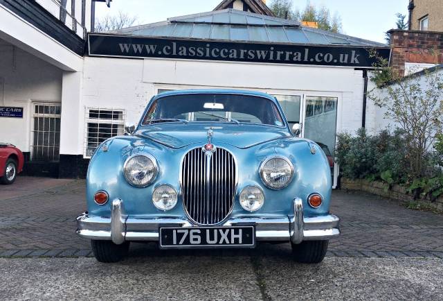 Jaguar MK II 2.4/240 Saloon Petrol Blue